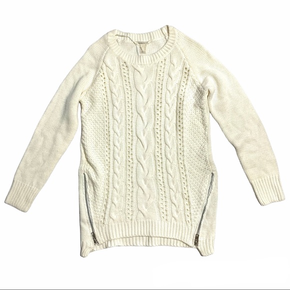 White Knitted Sweater- Medium - Picture 2 of 7